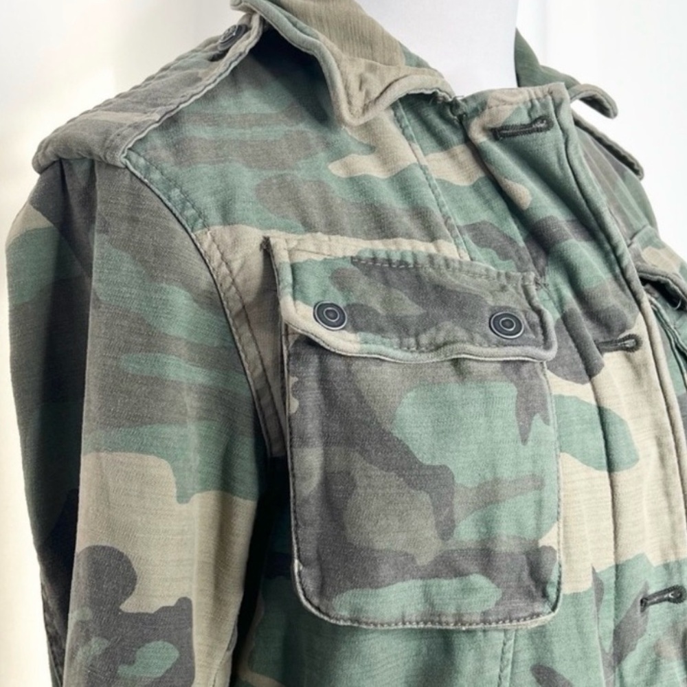 NWT FREE PEOPLE Not Your Brother's Green Camo Print Surplus Jacket sz small - Picture 4 of 15